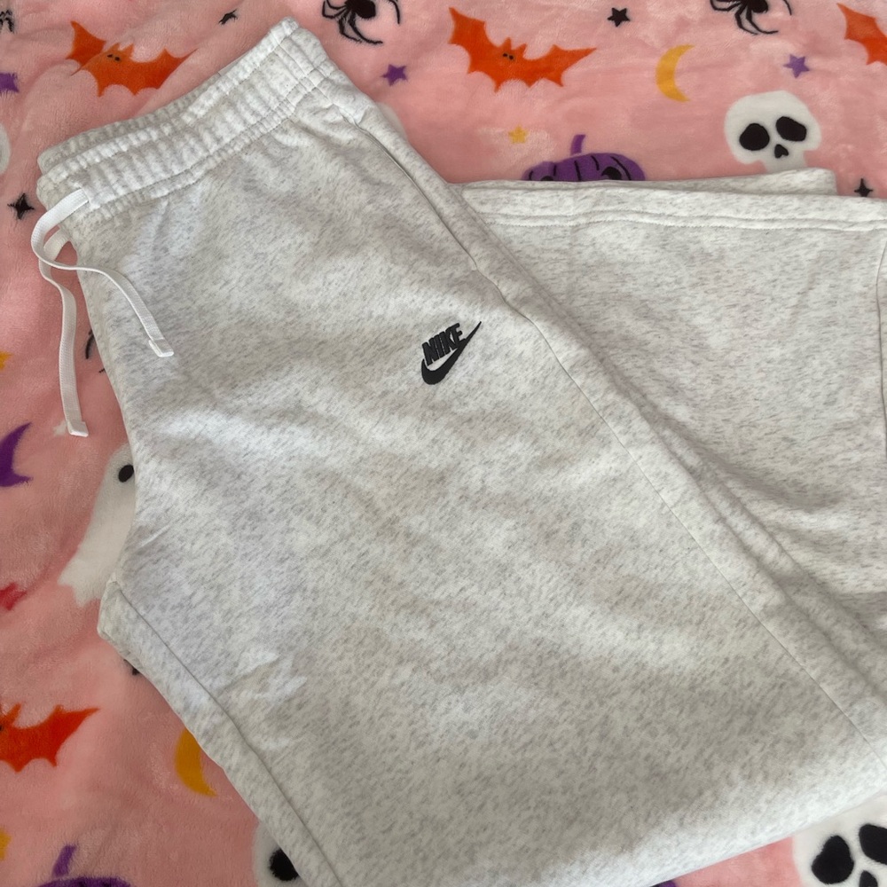 Brand New Women Nike Straight Leg Sweatpants
